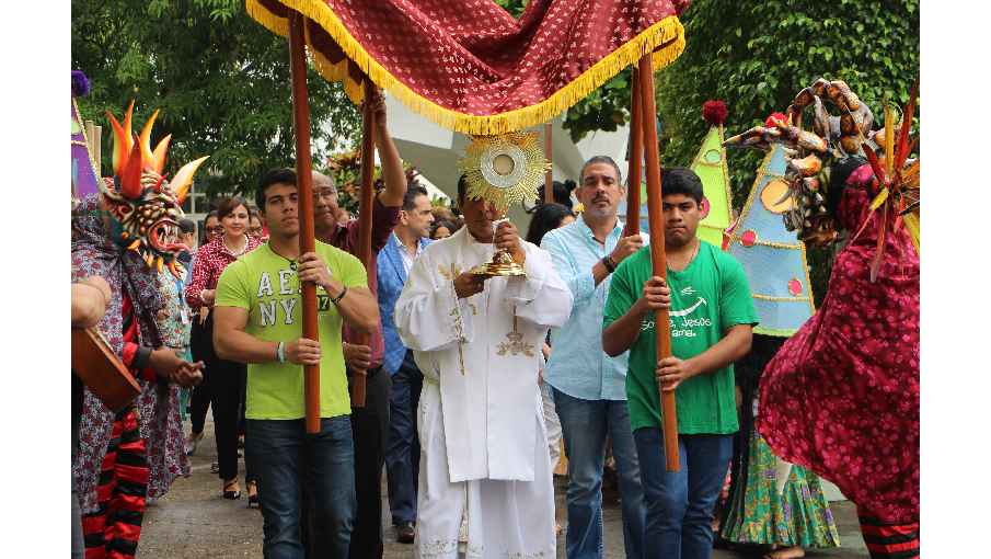 Celebración del Corpus Christi en la USMA - Pastoral