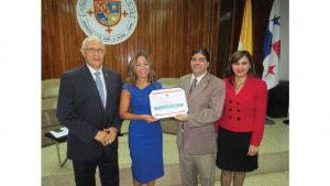 SMA Egresados- Aimee Sentmat de Grimaldo presidenta ejecutiva